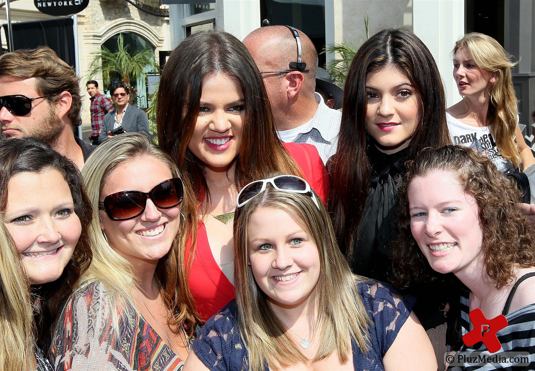 Celebrities at 'The Grove' to film an appearance photos | Picture 77049